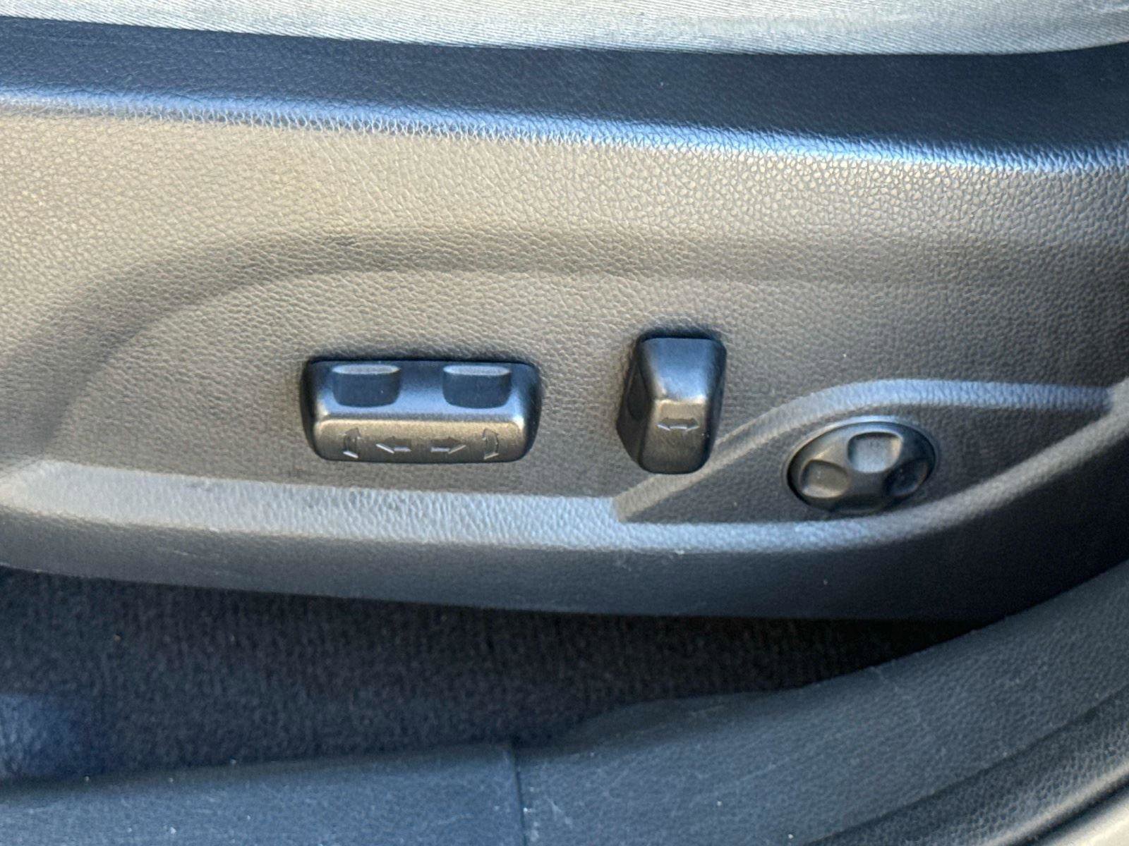 Used 2017 Hyundai Santa Fe Sport image 17