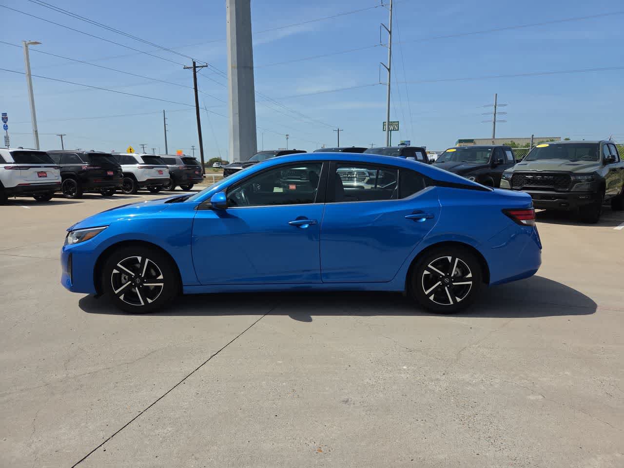 Used 2024 Nissan Sentra SV FWD image 11
