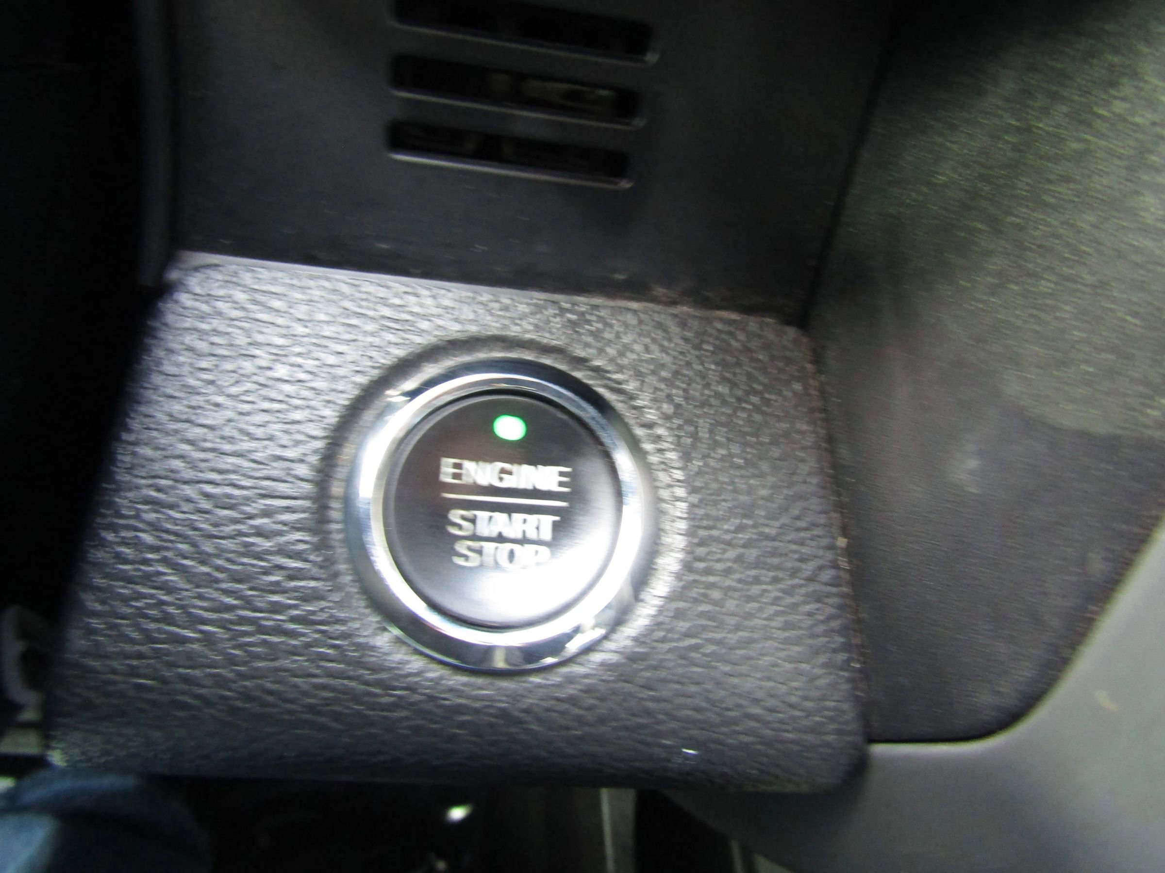 Used 2016 Ford F150 Platinum w/ Equipment Group 701A Luxury image 38