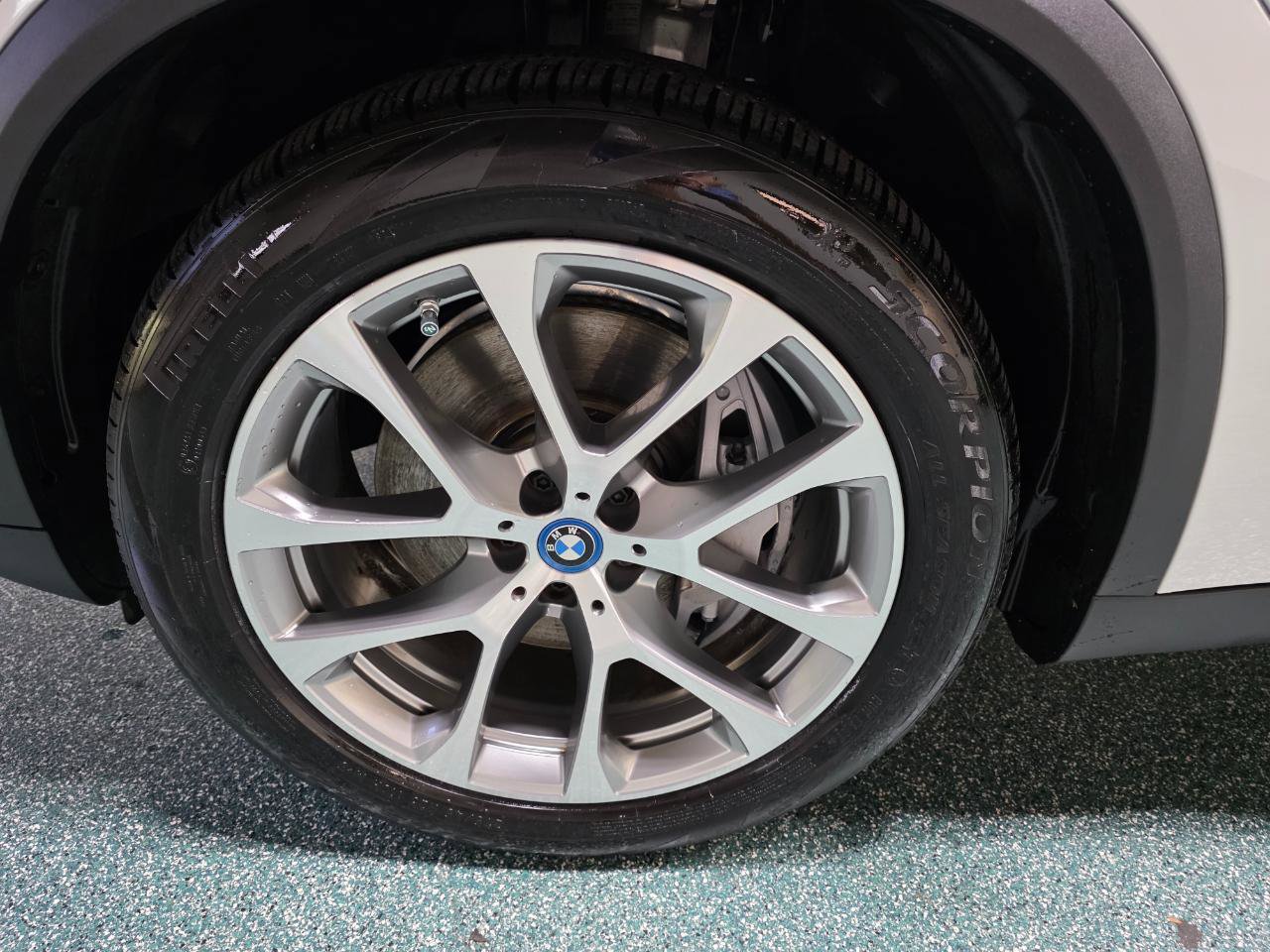 Used 2022 BMW X5 xDrive45e w/ Executive Package image 12