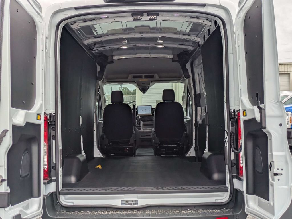 New 2027 Ford Transit 250 148 Medium Roof w/ Load Area Protection Package RWD image 13