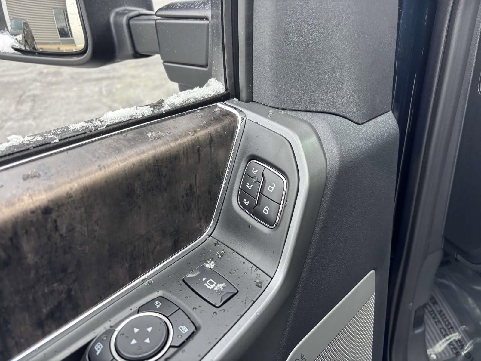 New 2025 Ford F250 Lariat w/ Lariat Ultimate Package image 12