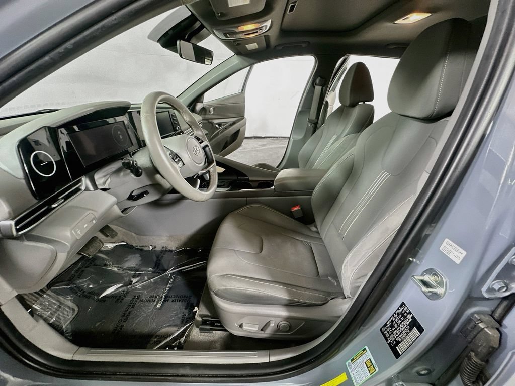 Used 2022 Hyundai Elantra SEL w/ Convenience + Premium Package FWD image 14
