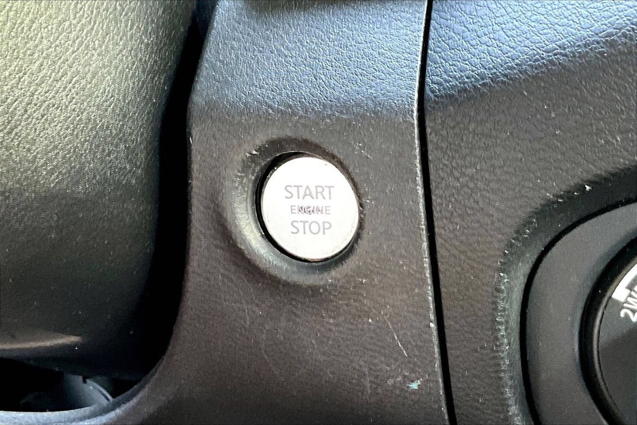 Used 2022 Nissan Frontier PRO-4X AWD/4WD image 26