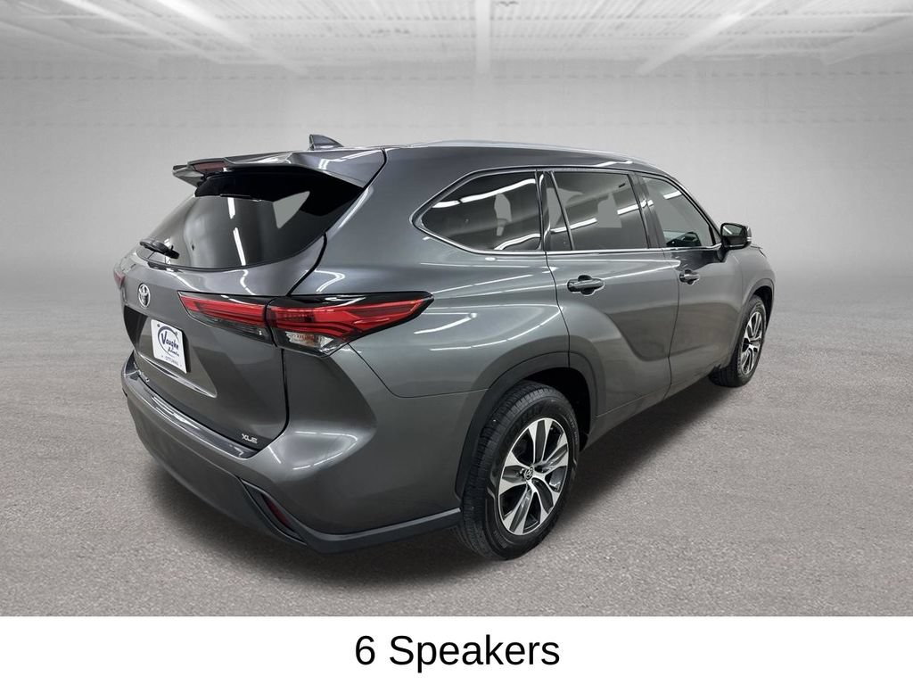 Used 2022 Toyota Highlander XLE FWD image 14