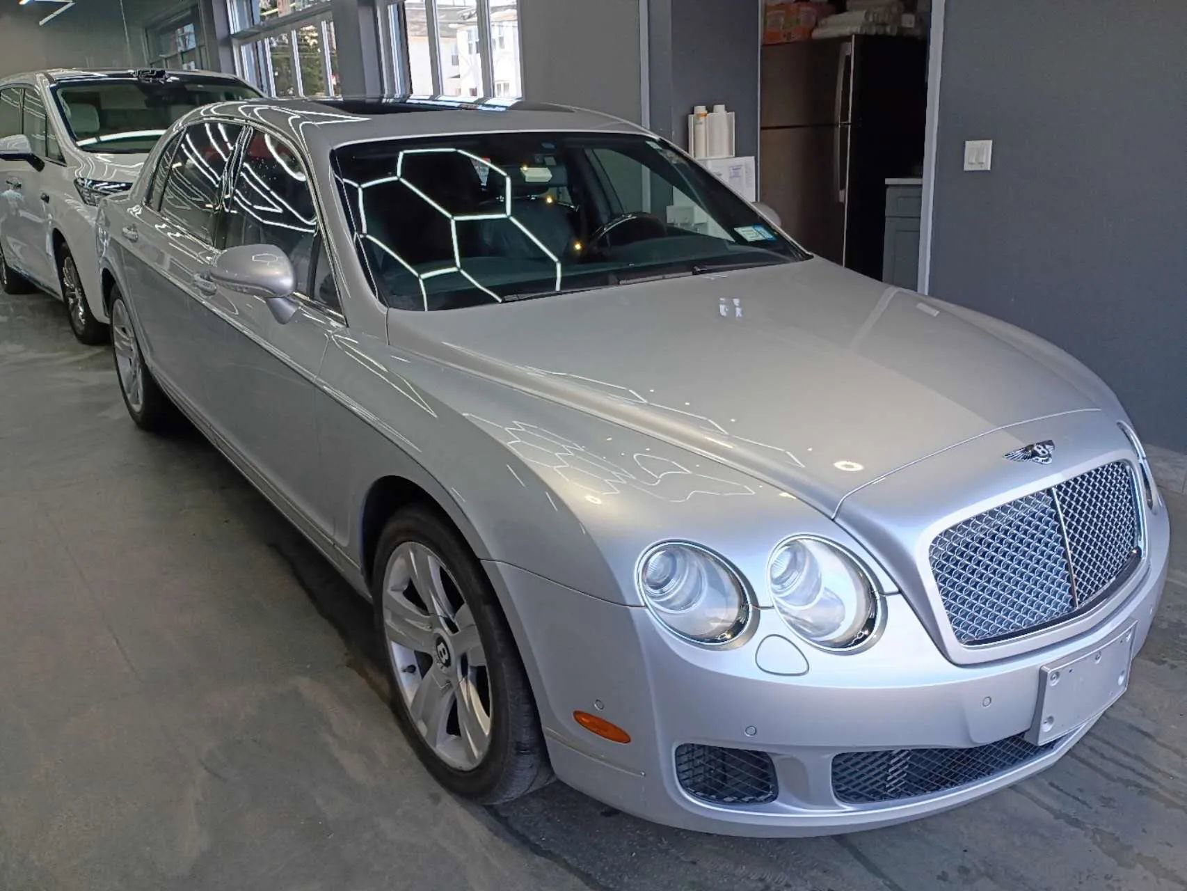 Used 2009 Bentley Flying Spur Flying Spur image 2