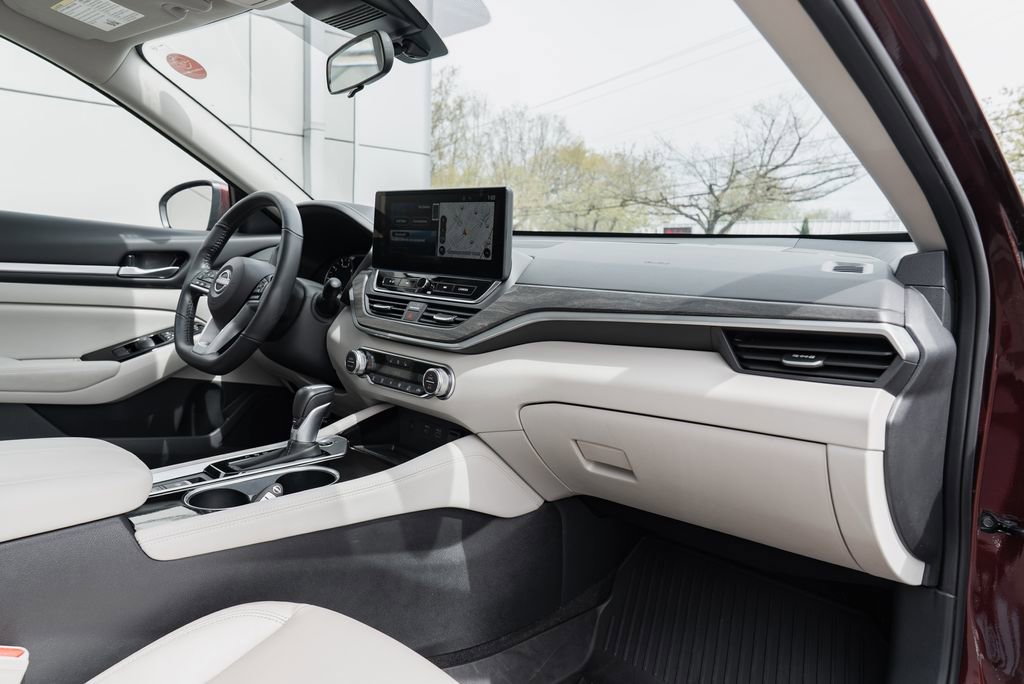 Certified 2025 Nissan Altima 2.5 SL image 28