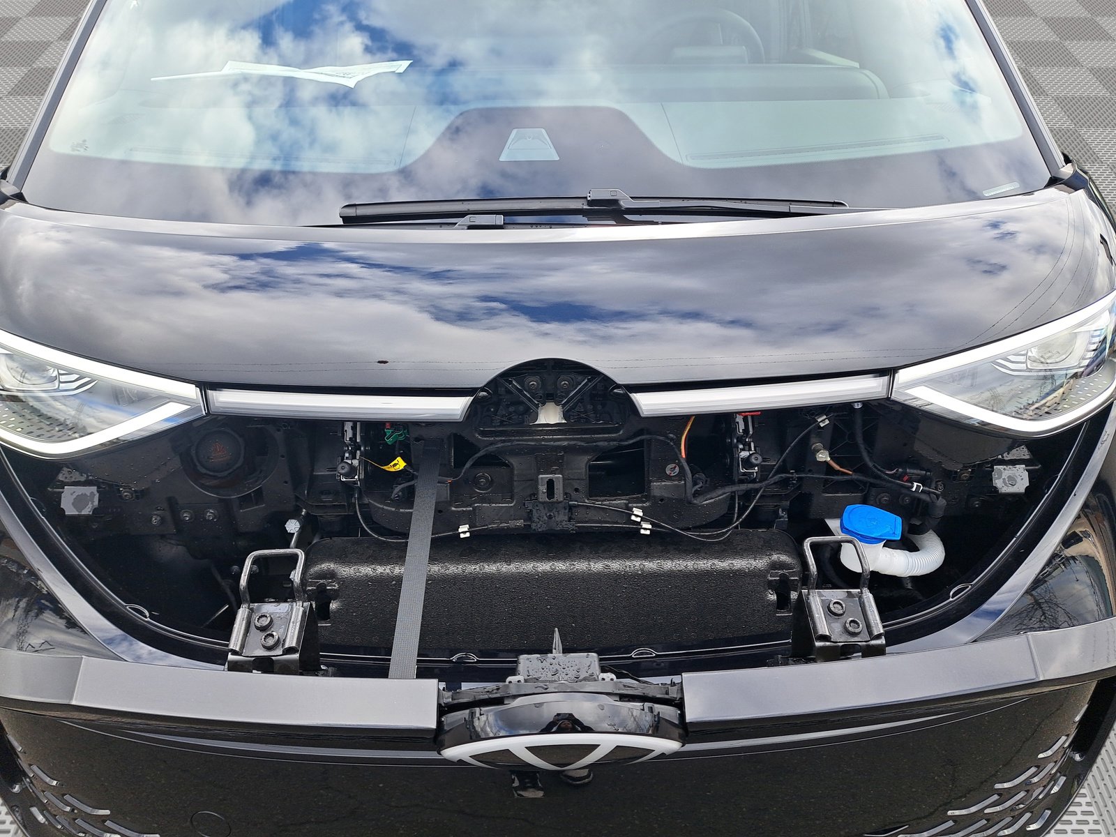 New 2025 Volkswagen ID. Buzz Pro S image 28