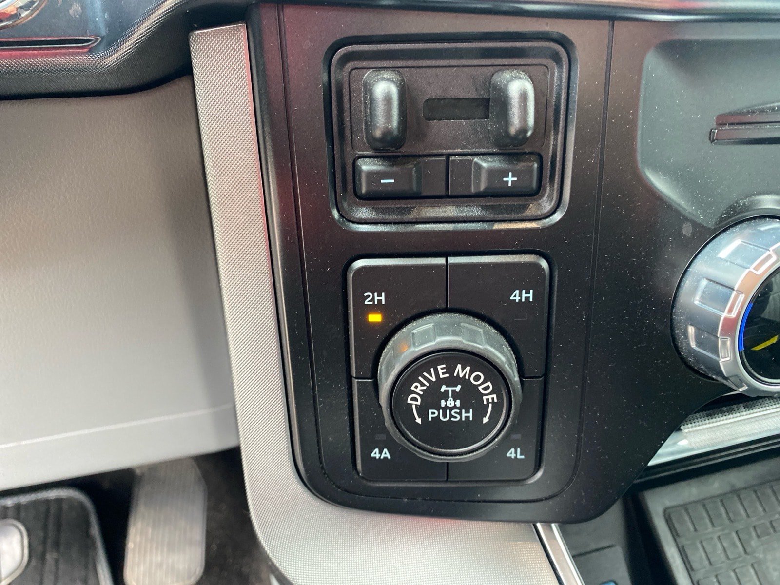 Used 2022 Ford F150 Limited AWD/4WD image 15