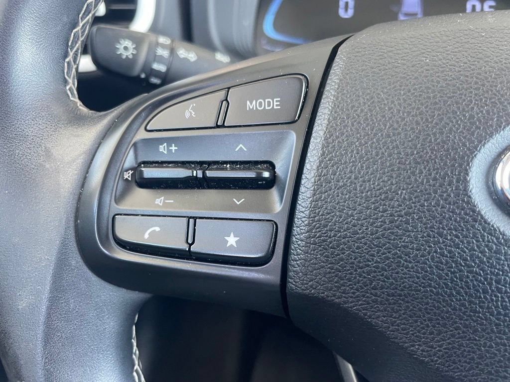Used 2024 Hyundai Venue Limited FWD image 12