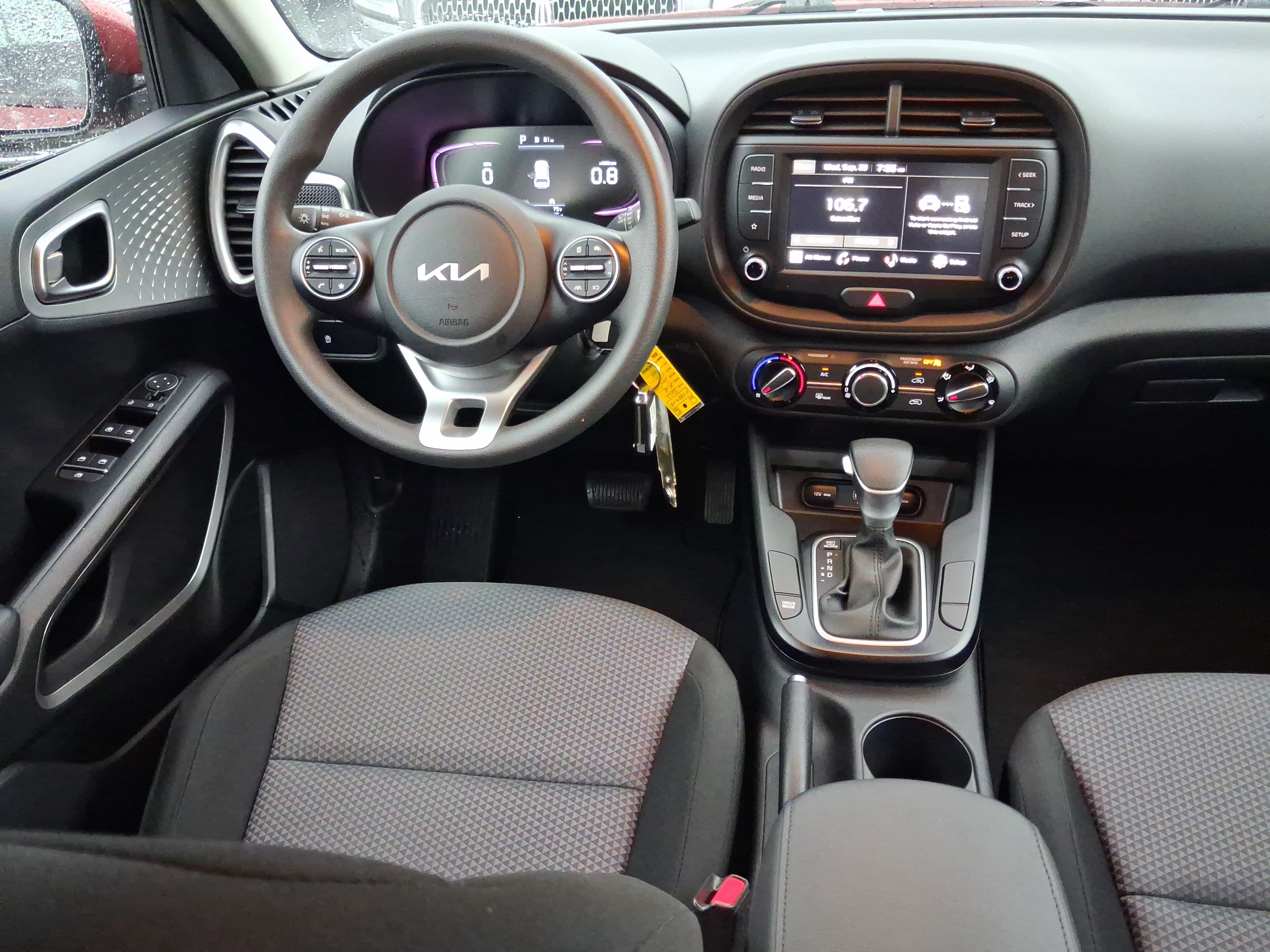 Used 2023 Kia Soul LX FWD image 8