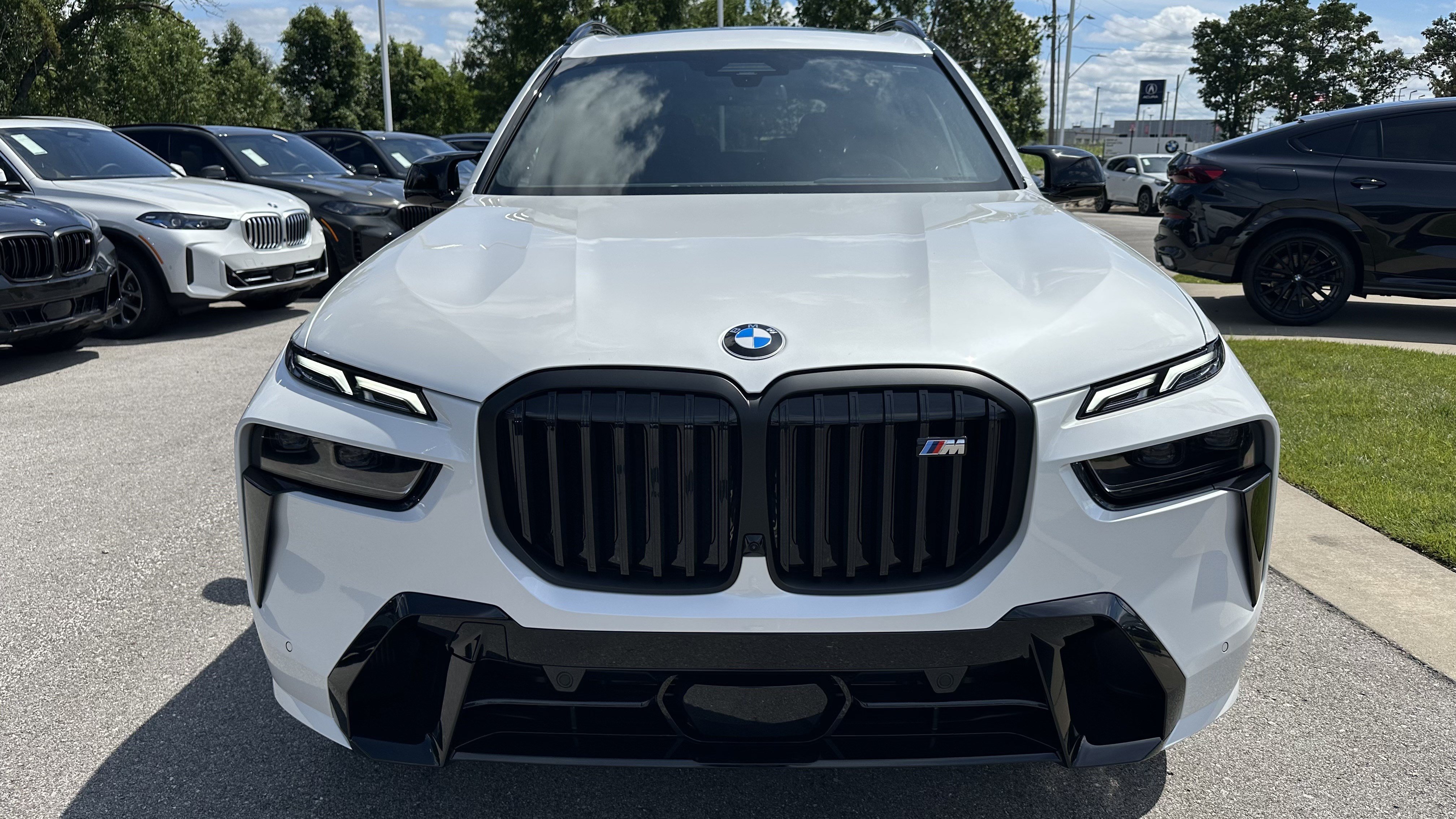New 2027 BMW X7 M60i AWD/4WD image 3