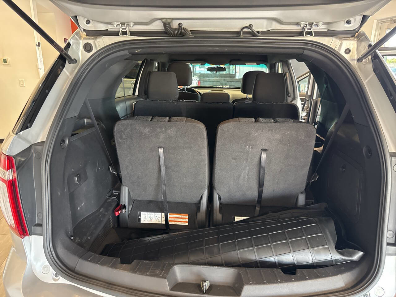 Used 2011 Ford Explorer XLT w/ Class III Trailer Tow Pkg image 23