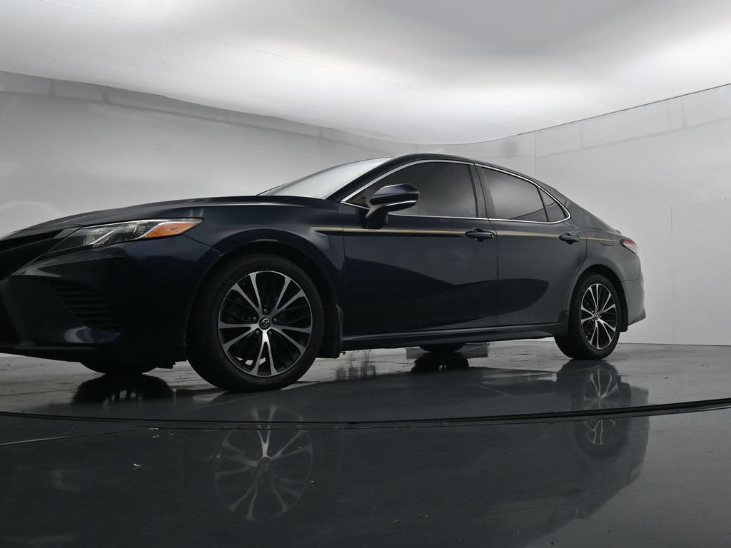 Used 2018 Toyota Camry SE w/ Convenience Package FWD image 20