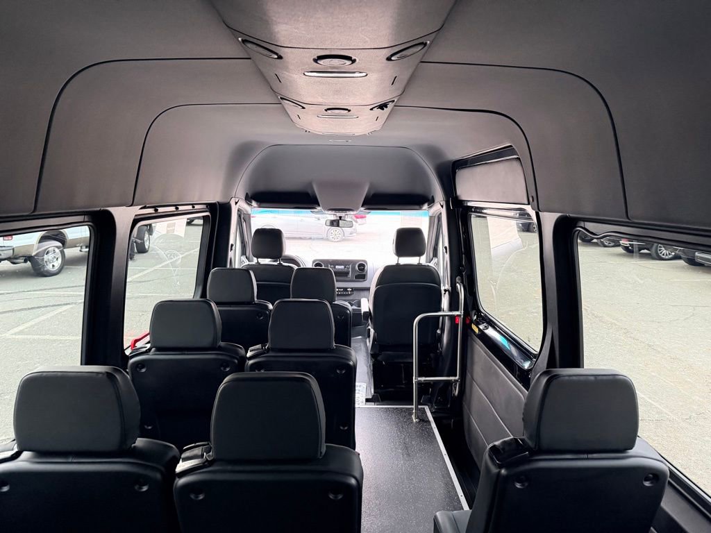 Used 2020 Mercedes-Benz Sprinter 3500 image 17