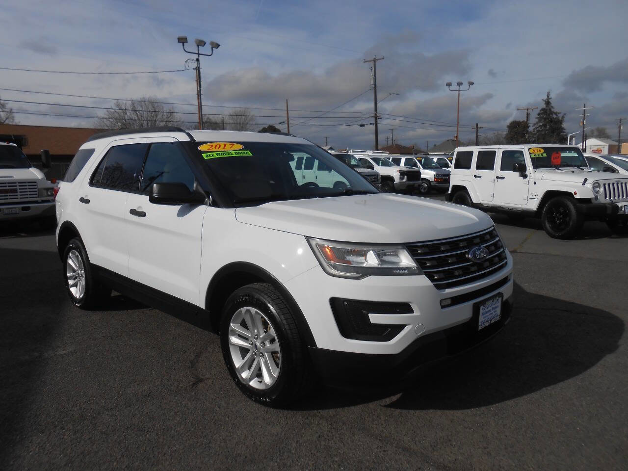 Used 2017 Ford Explorer 4WD image 3