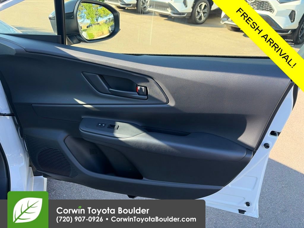 New 2027 Toyota Prius Plug-In Hybrid FWD image 11