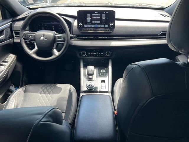 Used 2025 Mitsubishi Outlander SEL Black Edition AWD/4WD image 9