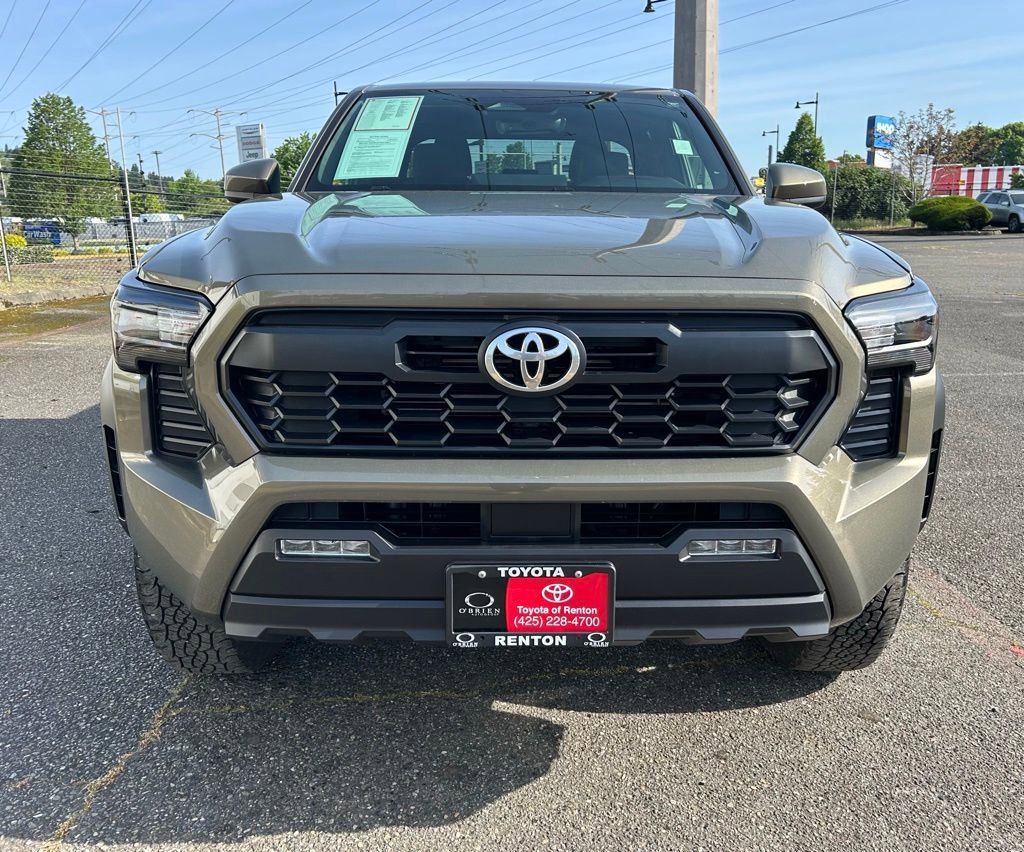 Certified 2024 Toyota Tacoma TRD Off-Road AWD/4WD image 2