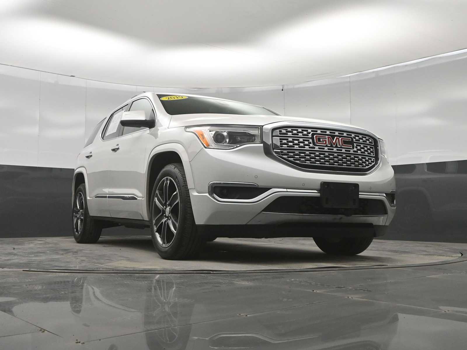 Used 2019 GMC Acadia Denali w/ Technology Package AWD/4WD image 26