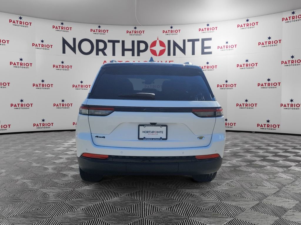 New 2025 Jeep Grand Cherokee Altitude image 5