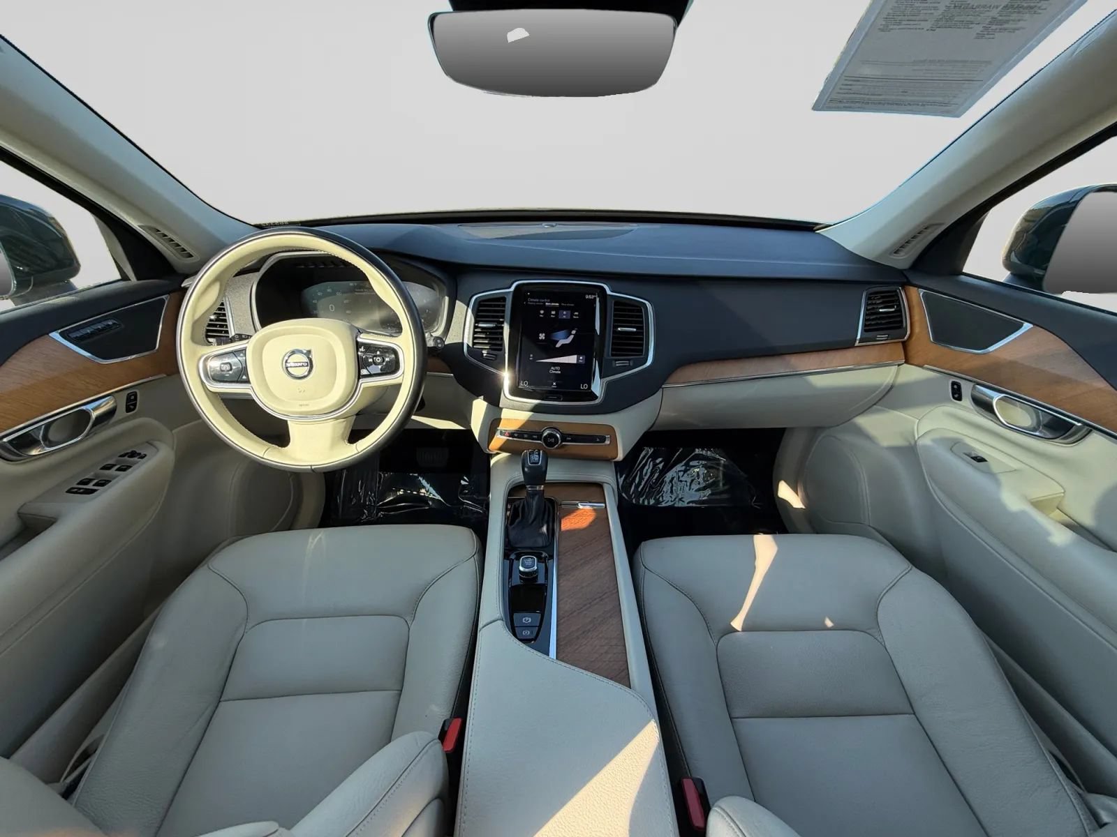 Used 2022 Volvo XC90 T5 Momentum w/ Protection Package Premier FWD image 15
