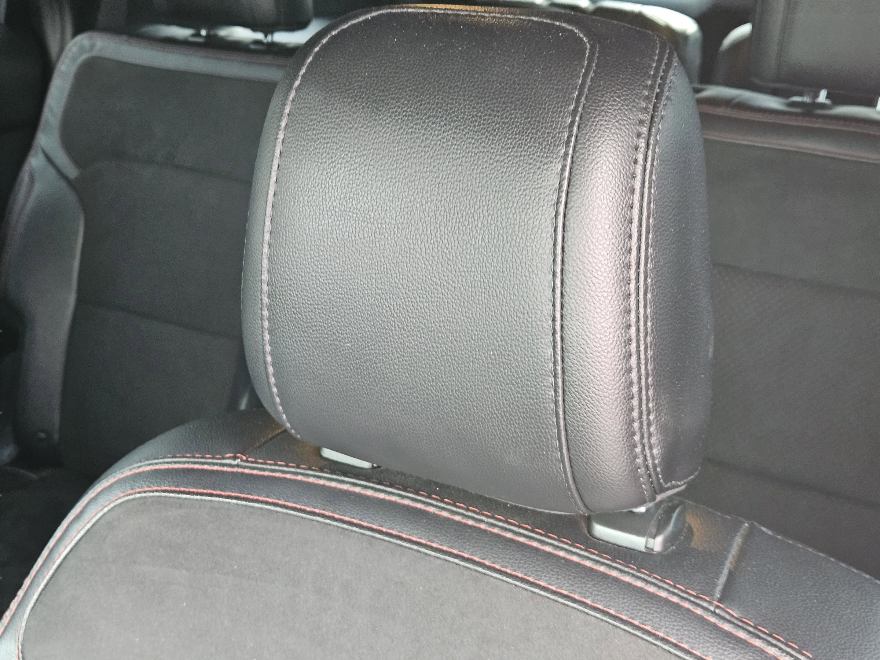 Used 2019 Ford Explorer XLT w/ Equipment Group 202A image 13