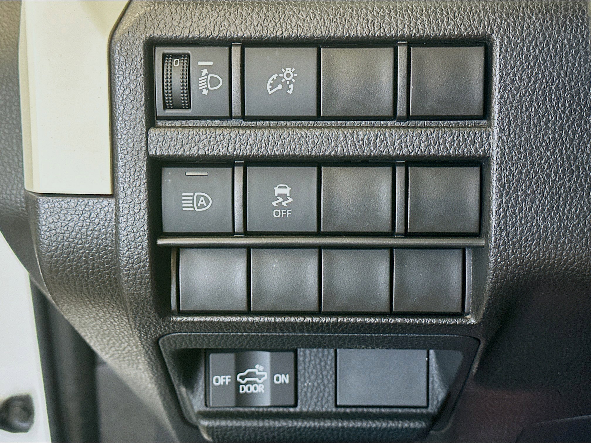Used 2024 Toyota Tacoma TRD Off-Road AWD/4WD image 17
