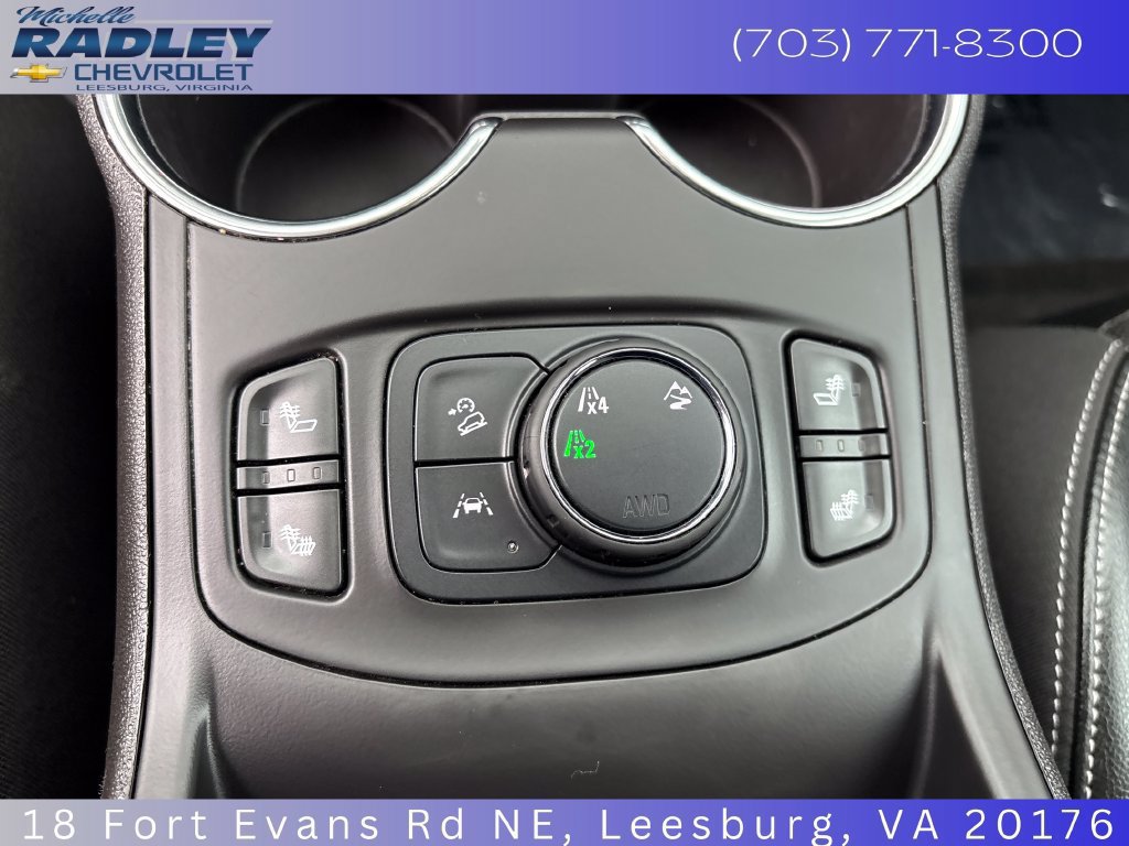 Used 2024 GMC Terrain SLT AWD/4WD image 21