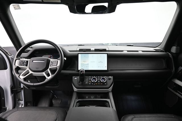 Used 2024 Land Rover Defender 130 X-Dynamic SE AWD/4WD image 24