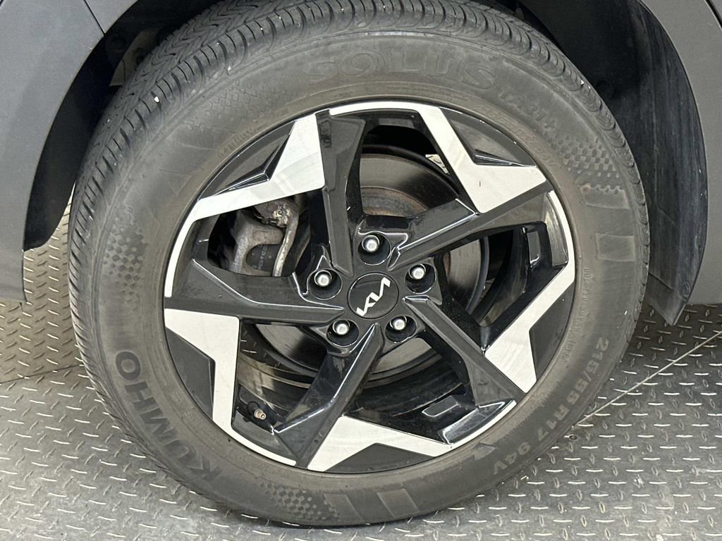 Used 2024 Kia Seltos EX image 8