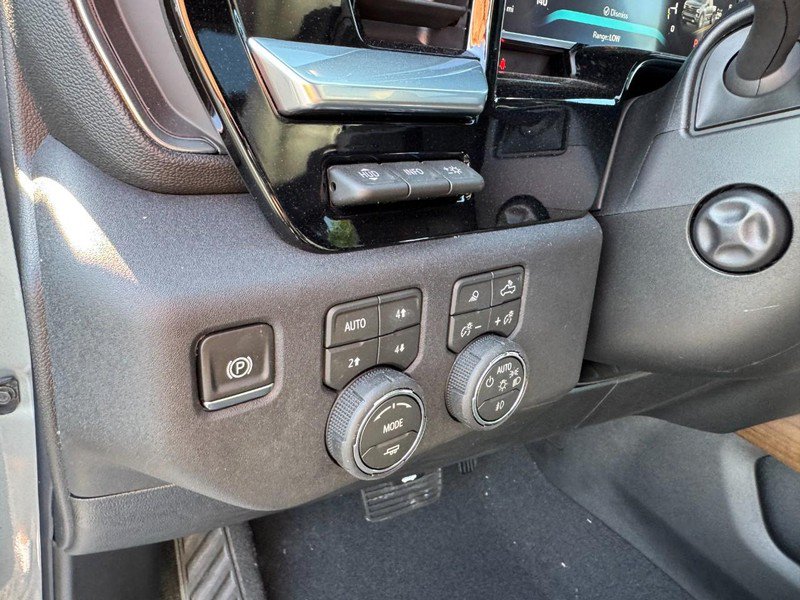New 2026 Chevrolet Silverado 1500 High Country w/ Technology Package AWD/4WD image 43