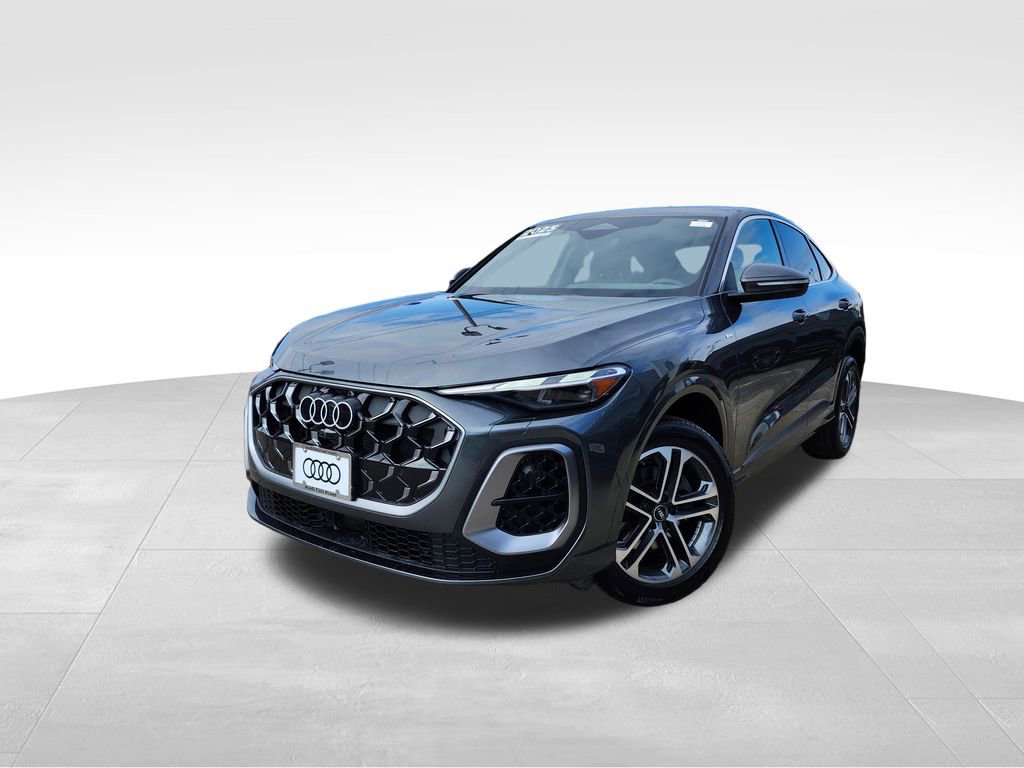 Certified 2025 Audi Q5 Premium w/ Convenience Package image 3