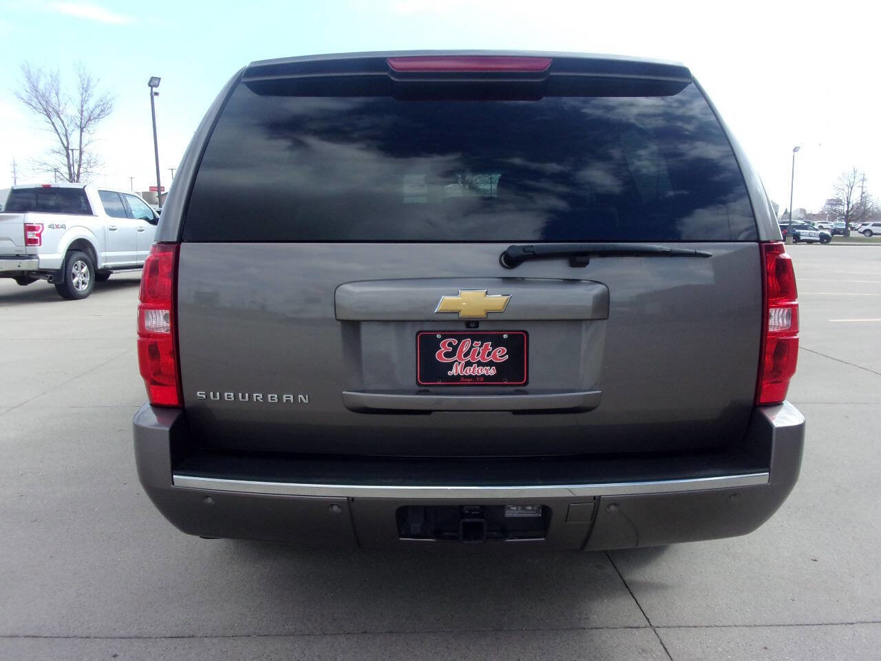 Used 2013 Chevrolet Suburban LTZ AWD/4WD image 7
