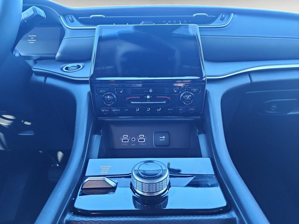 Used 2024 Jeep Grand Cherokee Limited image 11