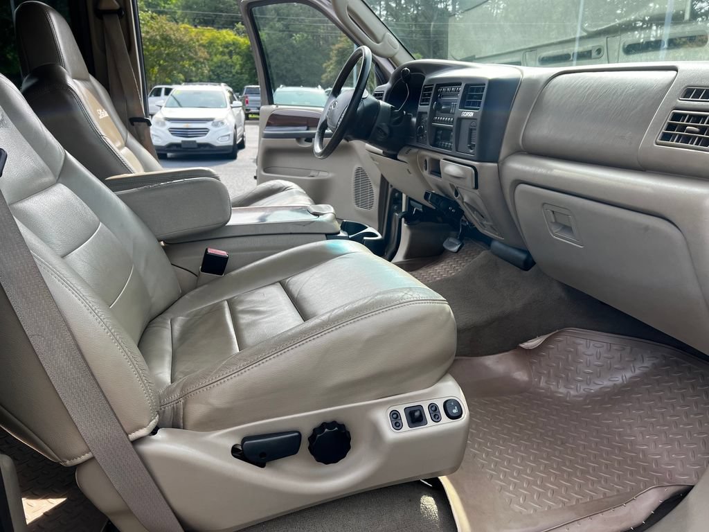 Used 2005 Ford Excursion Limited AWD/4WD image 14