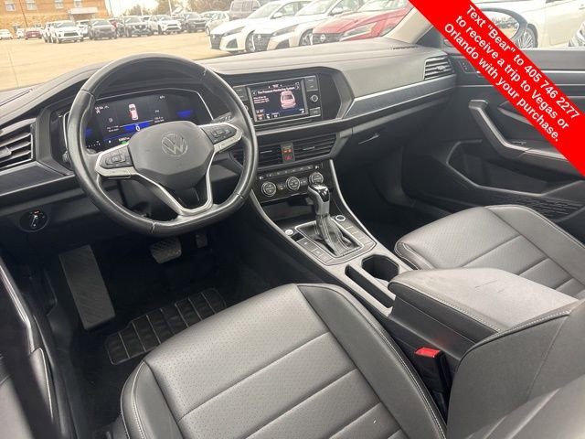 Used 2024 Volkswagen Jetta SE image 16