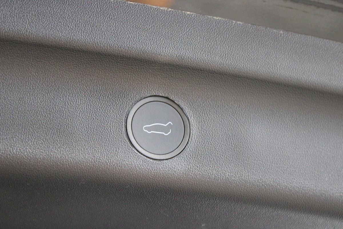 Used 2021 Tesla Model Y Long Range AWD/4WD image 28