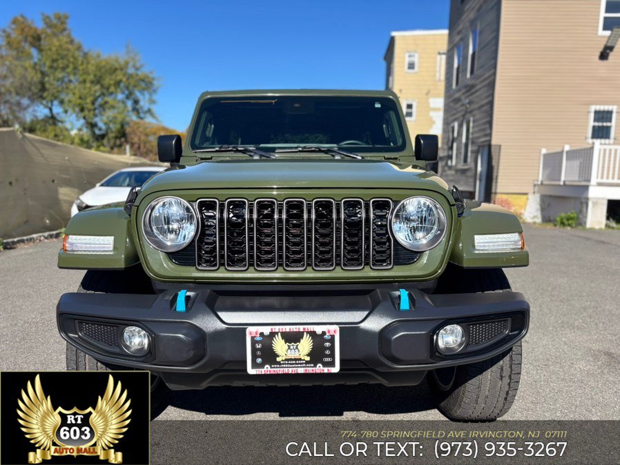 Used 2024 Jeep Wrangler Unlimited AWD/4WD image 2