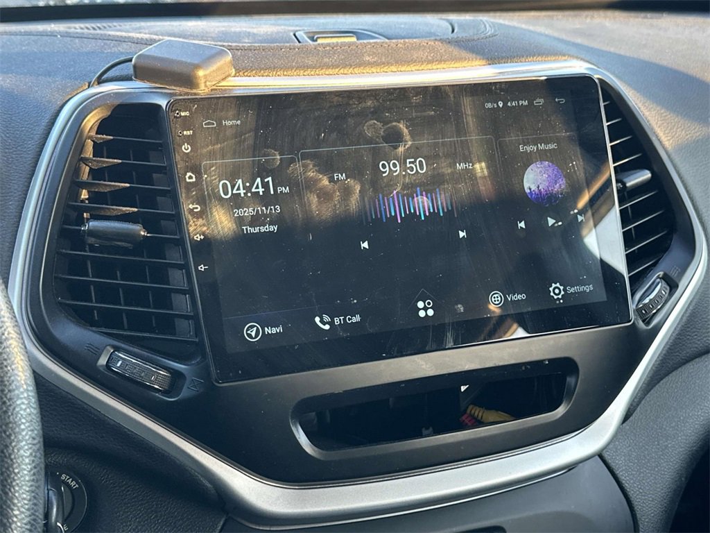 Used 2014 Jeep Cherokee Sport image 25