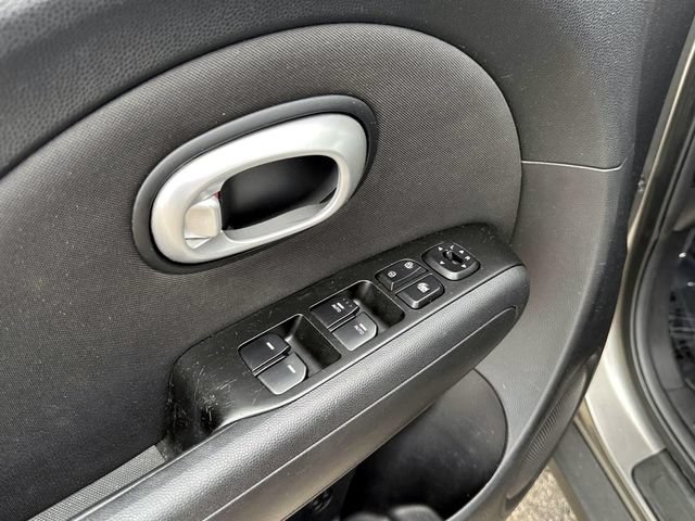 Used 2014 Kia Soul + FWD image 13