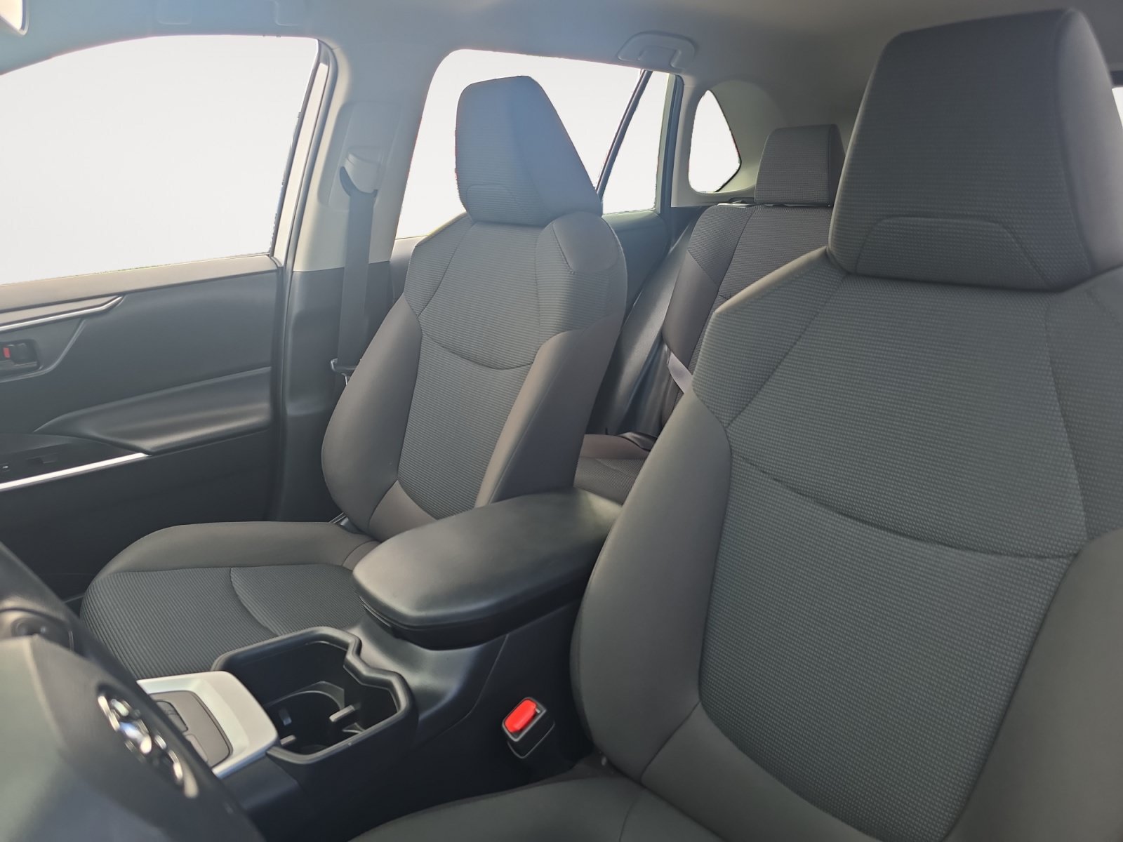 Certified 2025 Toyota RAV4 LE AWD/4WD image 9