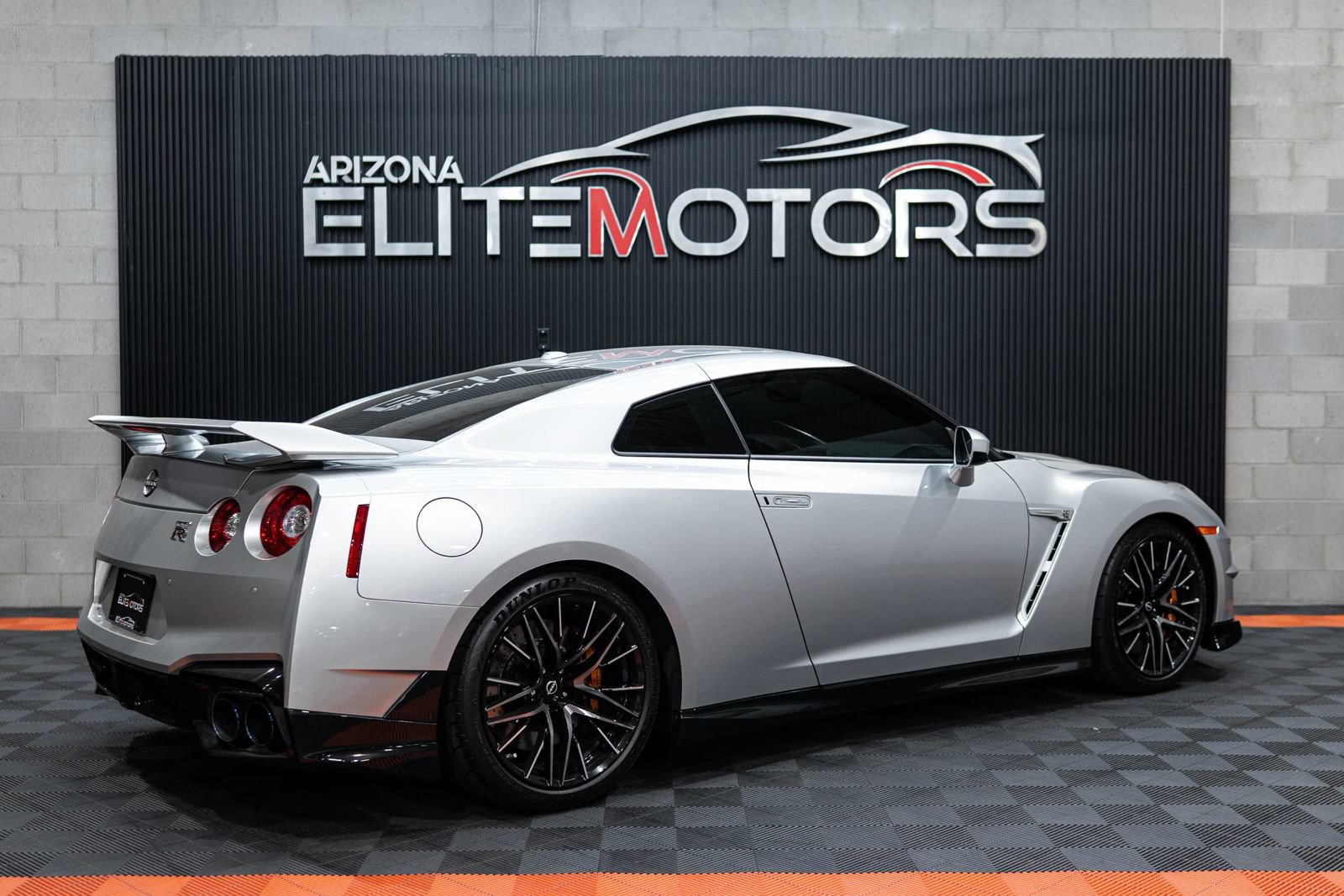 Used 2024 Nissan GT-R Premium w/ Floor Mat Package AWD/4WD image 19