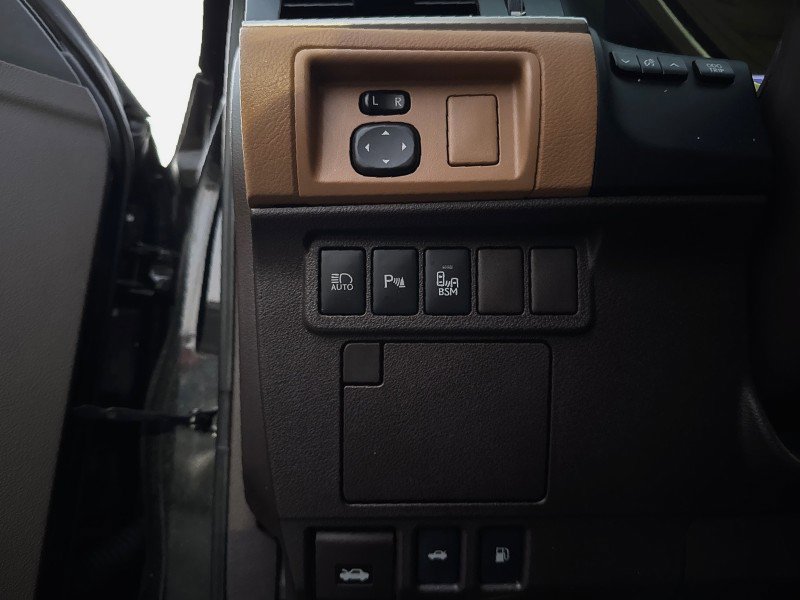 Used 2018 Lexus ES 350 w/ Navigation System Package image 18