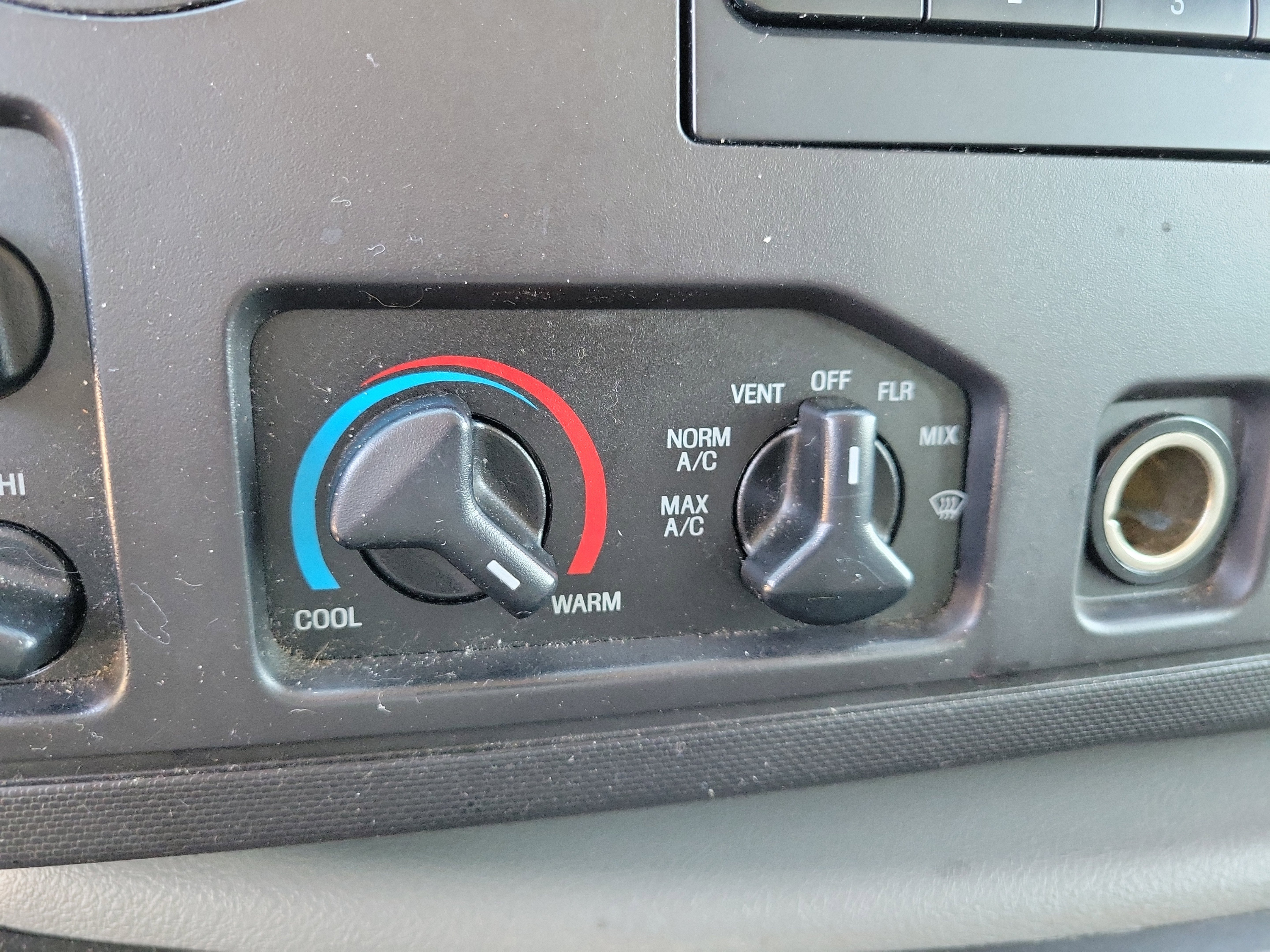 Used 2012 Ford E-350 and Econoline 350 XL w/ PWR Windows & Locks Group image 21