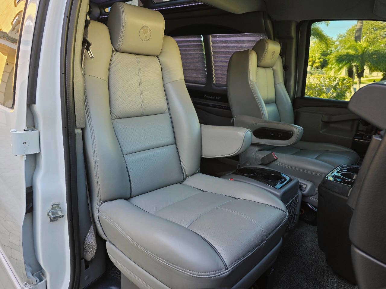 Used 2016 GMC Savana 2500 image 92