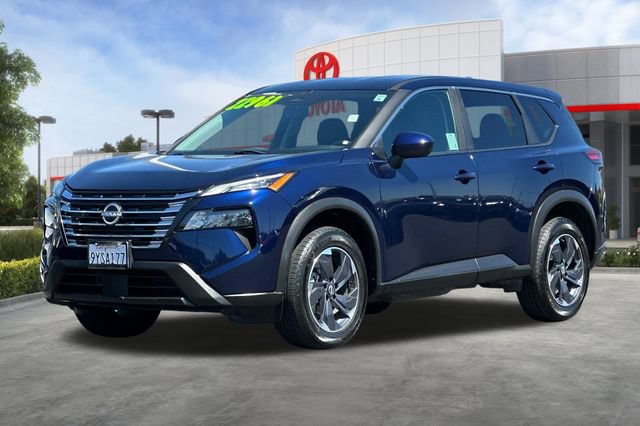 Used 2024 Nissan Rogue SV FWD image 9