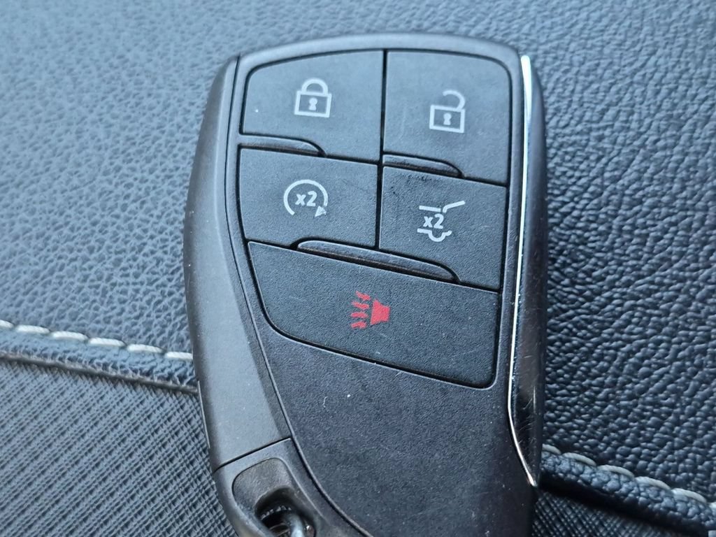 Used 2025 Chevrolet Traverse Z71 AWD/4WD image 33