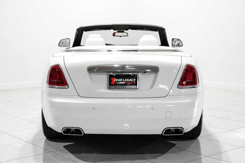 Used 2018 Rolls-Royce Dawn image 11