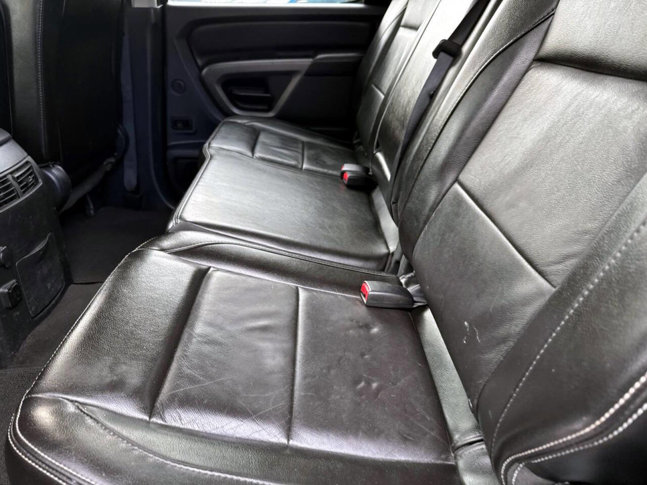 Used 2015 Nissan Titan PRO-4X image 12